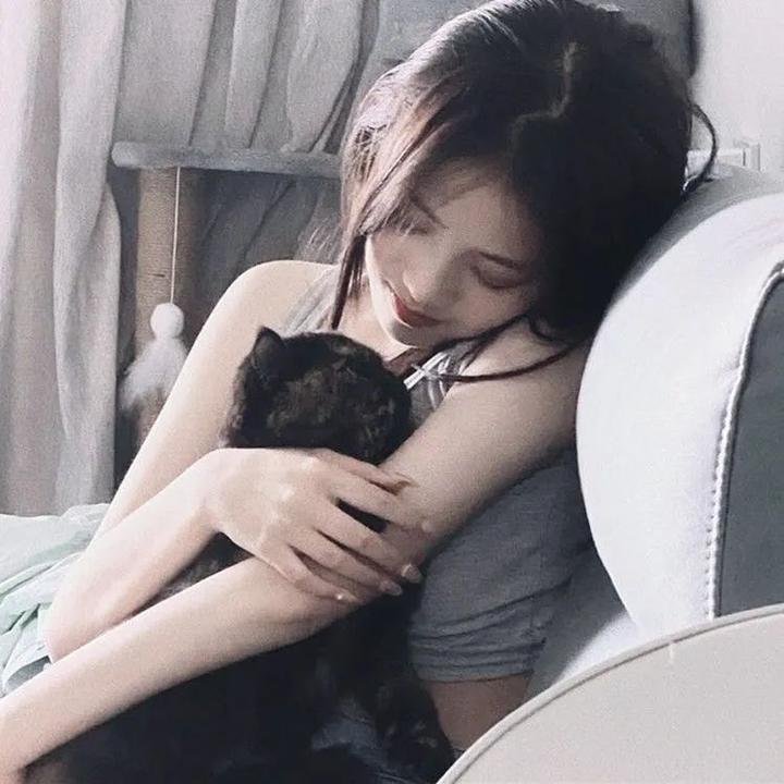 正在缩小的男人详情